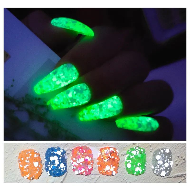 LUMINOUS & GLOW-IN-THE-DARK EFFECT